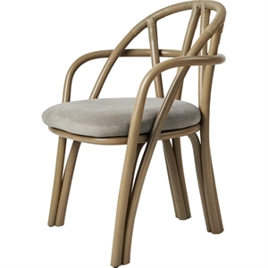 Gubi Bistra Esszimmerstuhl mit Armlehnen Olivgrün gebeiztes Rattan/Fustagno Limonta 003